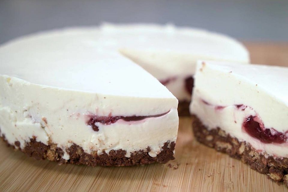 No Bake Cheesecake mit roter Grütze