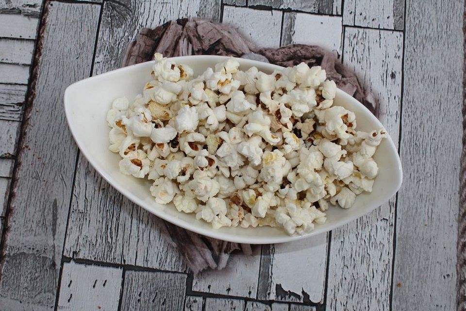 Mikrowellenpopcorn mit Ahornsirup