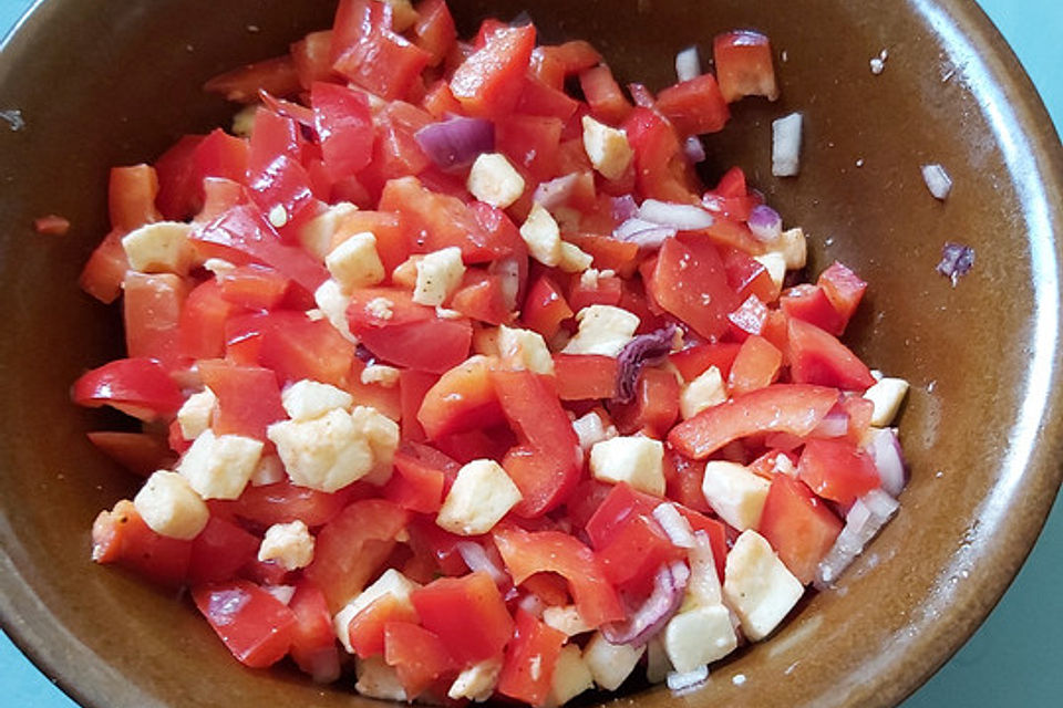 Mozzarellasalat mit Paprika