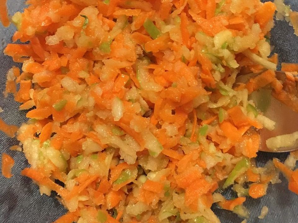 Karotten-Apfel-Ingwer Salat mit Walnuss-Zitronendressing von Leni-lernt ...