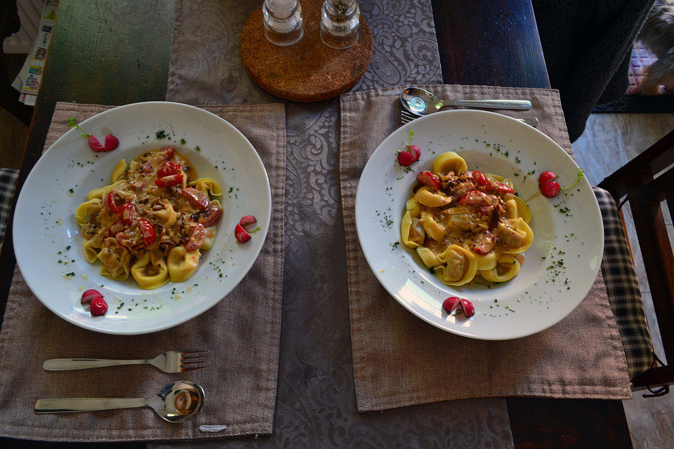 Tortellini mit Gorgonzola und Tomaten à la Soundjunky