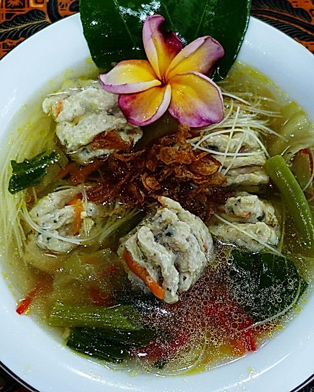 Bakso Ayam Wortel à la "Warung Sriwidi"