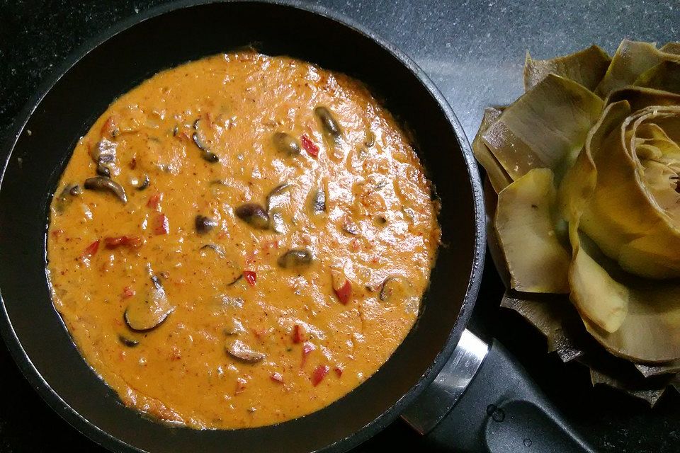 Paprika-Pilzsoße als Dip für Artischocken