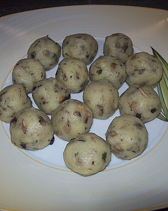 Kartoffel-Pilzklößchen