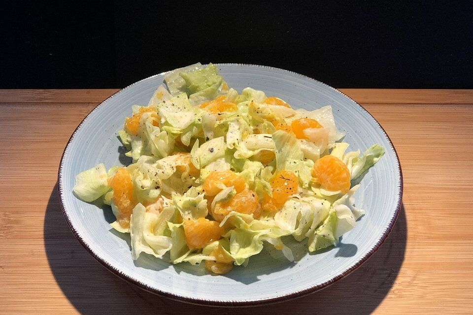 Eisbergsalat mit Mandarinen