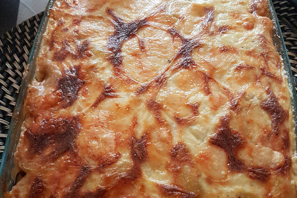 Moussaka mit Schafskäse - Bechamelsauce