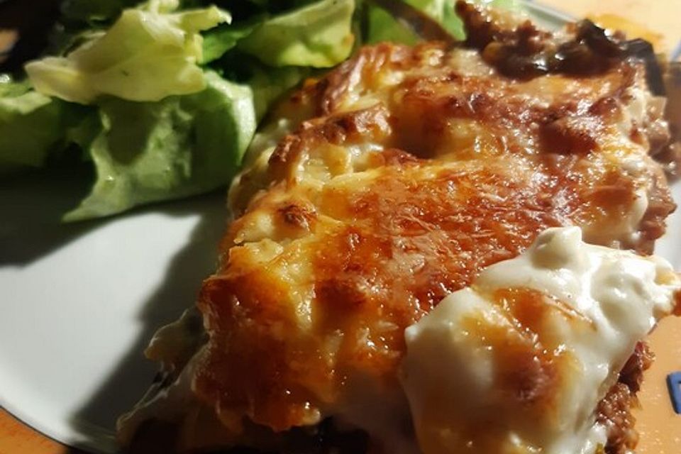 Moussaka mit Schafskäse - Bechamelsauce