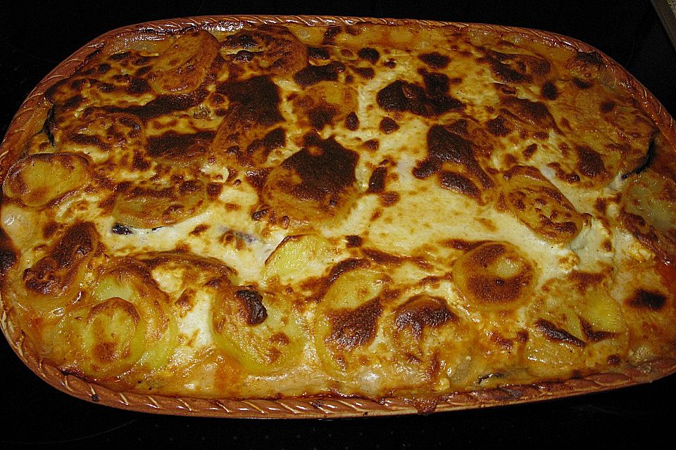 Moussaka mit Schafskäse - Bechamelsauce