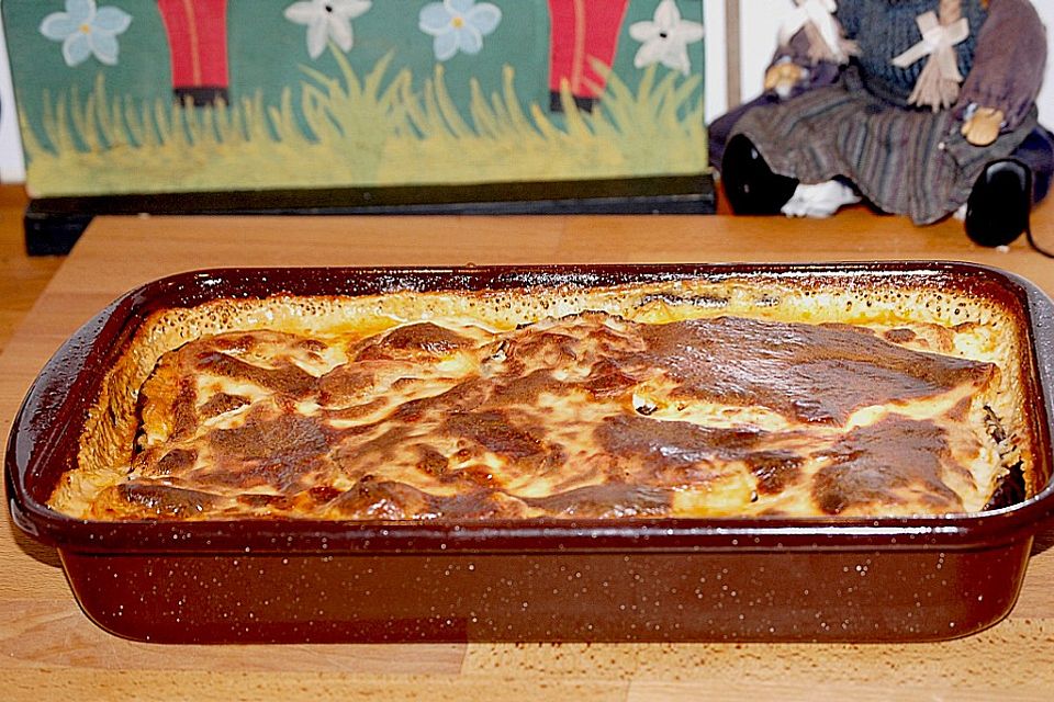 Moussaka mit Schafskäse - Bechamelsauce