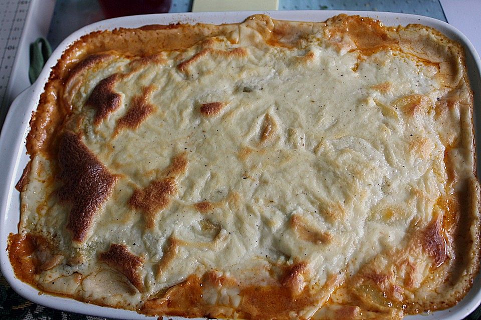 Moussaka mit Schafskäse - Bechamelsauce