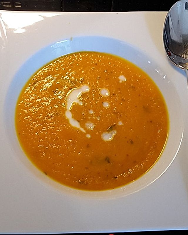 Möhren-Ingwer-Suppe mit Chili