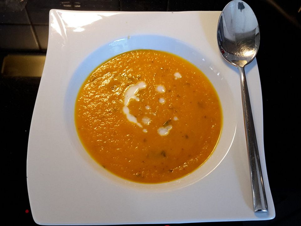 Möhren-Ingwer-Suppe mit Chili von MrsSportyWesel| Chefkoch