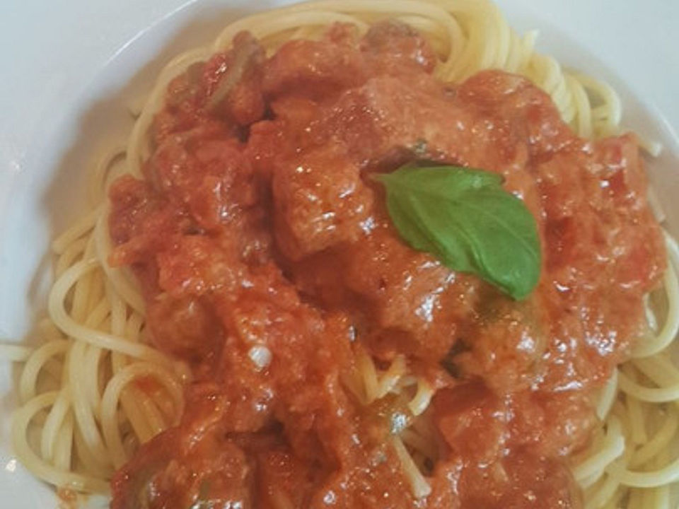 Spaghetti mit Paprika-Tomaten-Oliven-Sauce von Rebecca-Kaun| Chefkoch