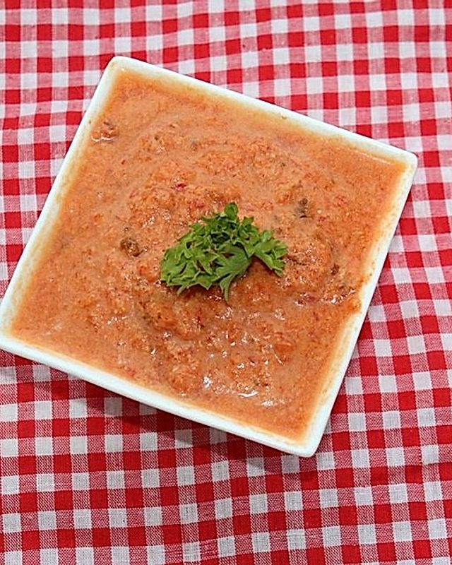 Tomaten-Paprika-Feta-Dip