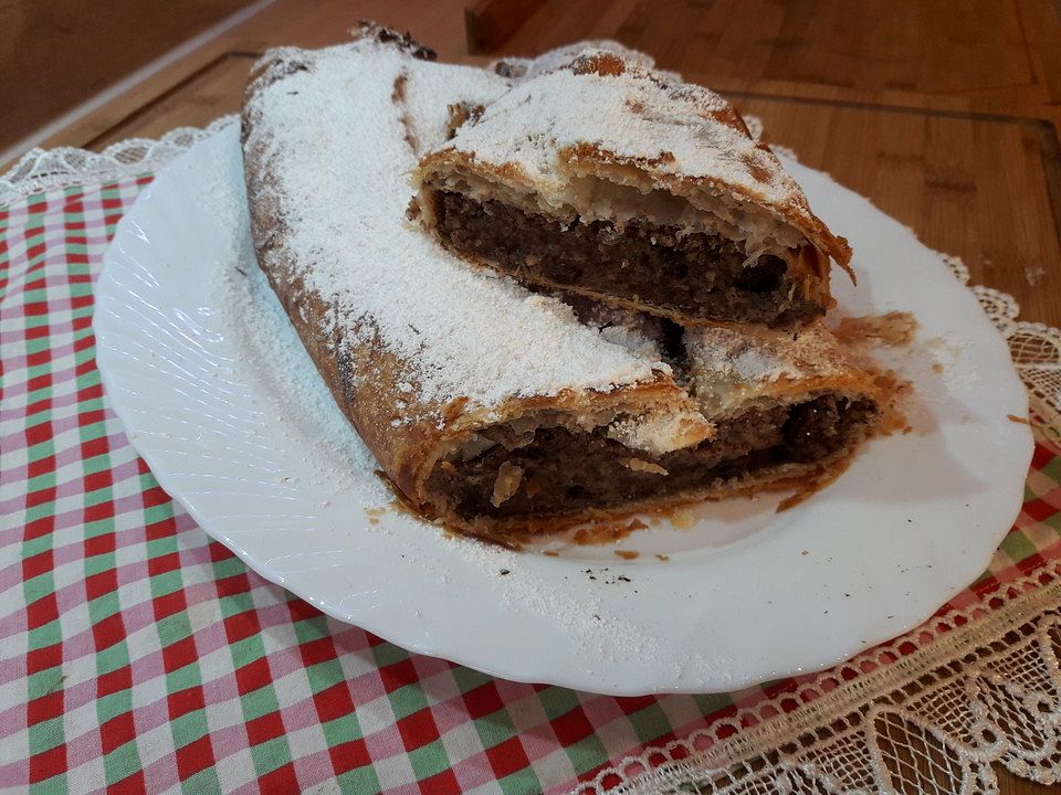 Gebackener Grieß-Mohnstrudel mit Gewürzfrüchten | Chefkoch