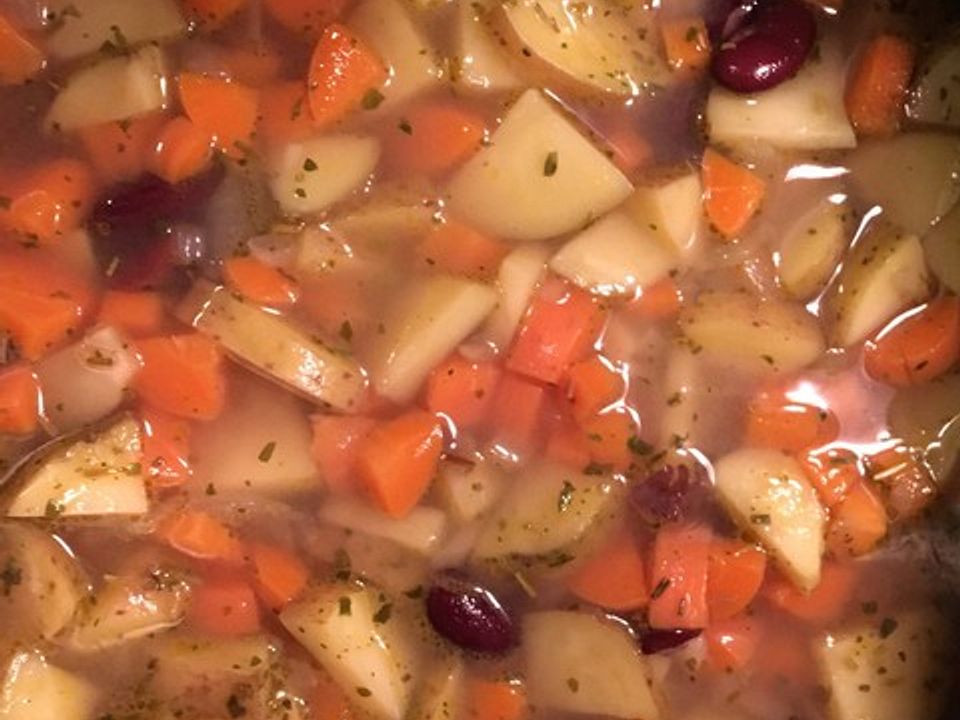 Kidneybohnen-Eintopf mit Kartoffeln und Möhren von HannaZucchini | Chefkoch