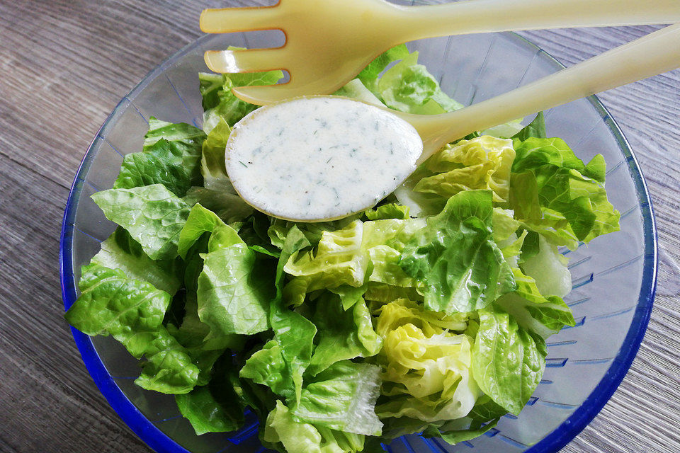 Joghurt Dressing mit Zitrone und Dill