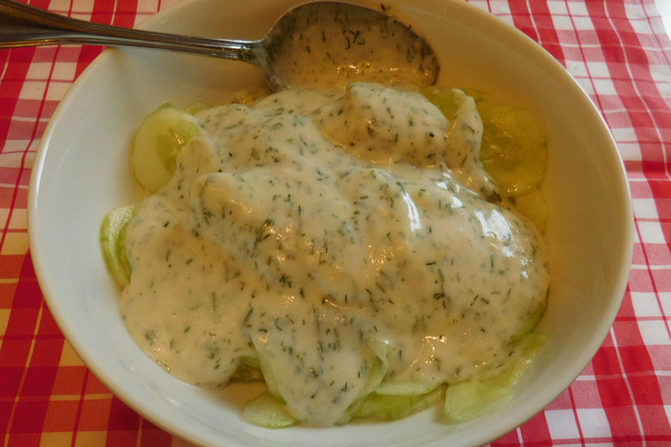 Joghurt Dressing mit Zitrone und Dill