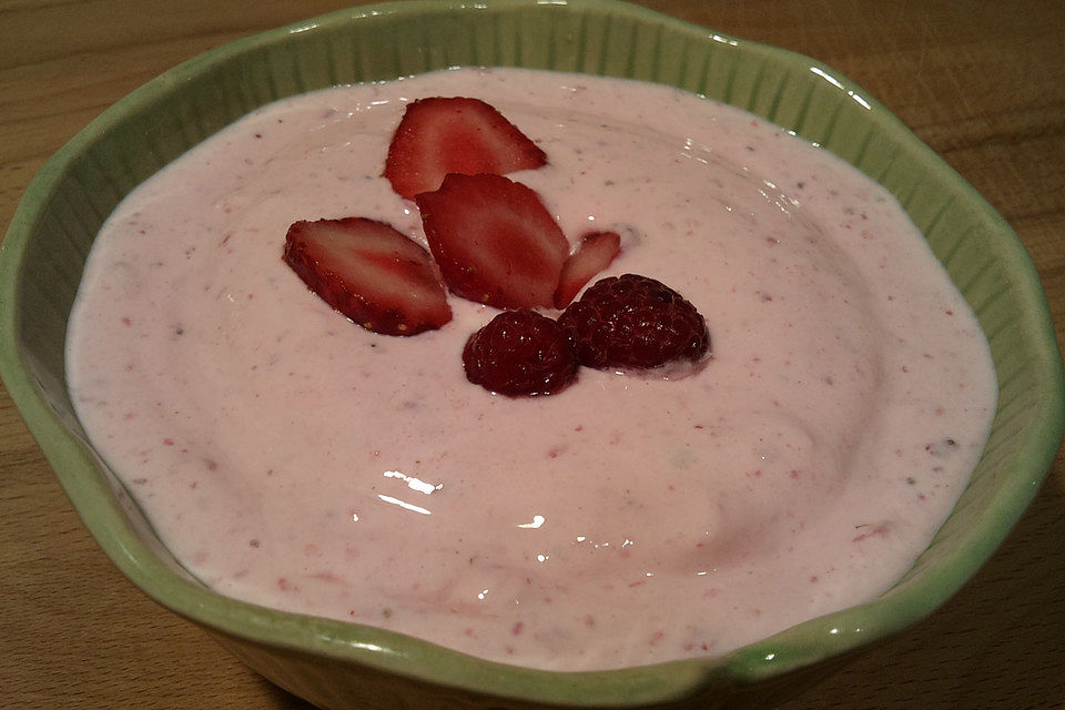 Quarkspeise mit Beeren