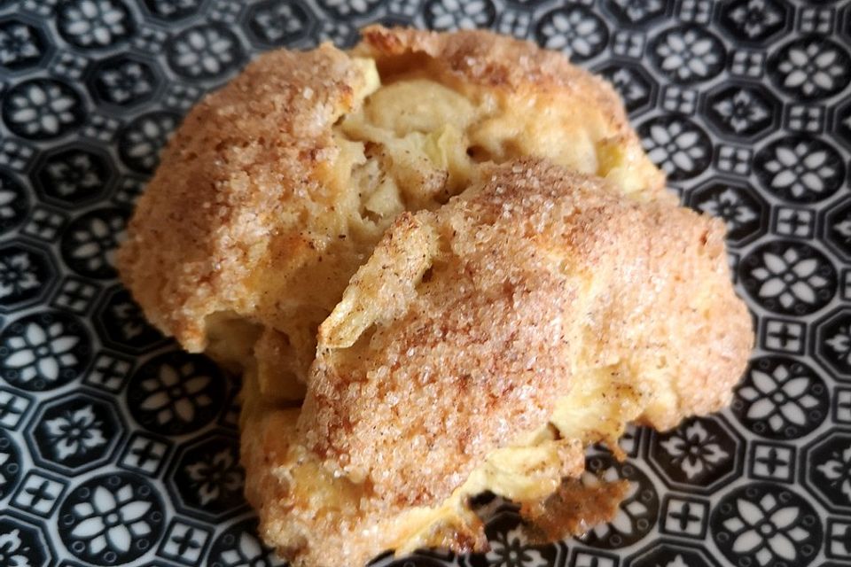 Gebackene Apfel-Quark-Bällchen