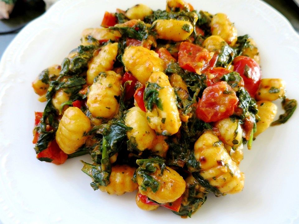 Gnocchi mit Spinat und Tomaten von Yogina_kocht| Chefkoch