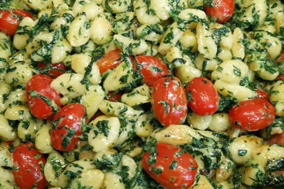 Gnocchi mit Spinat und Tomaten