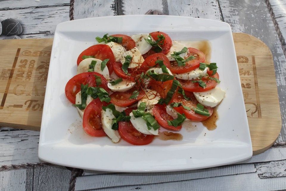 Tomate-Mozzarella mit Bärlauch