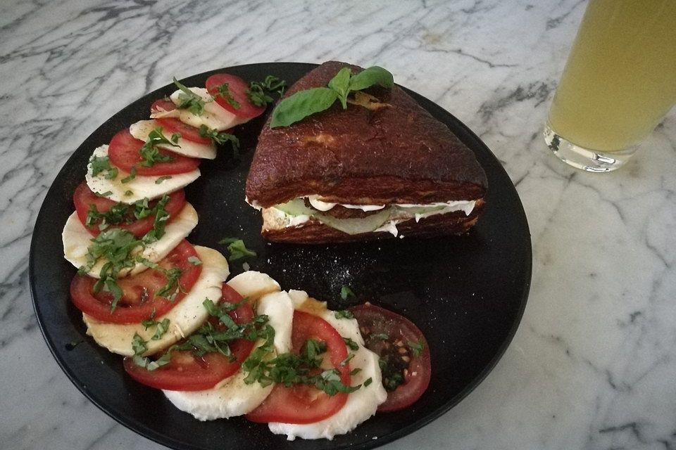 Tomate-Mozzarella mit Bärlauch