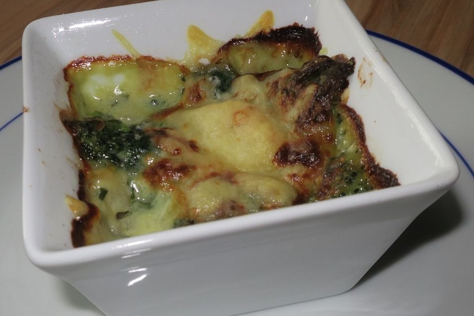 Spinat-Spargel-Gratin mit Blauschimmelkäse