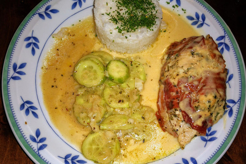 Marinierte Hähnchenbrustfilets im Schinkenmantel