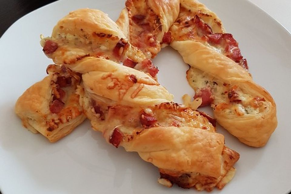 Cabanossi-Käse-Knusperstangen Cabanossi-Käse-Knusperstangen