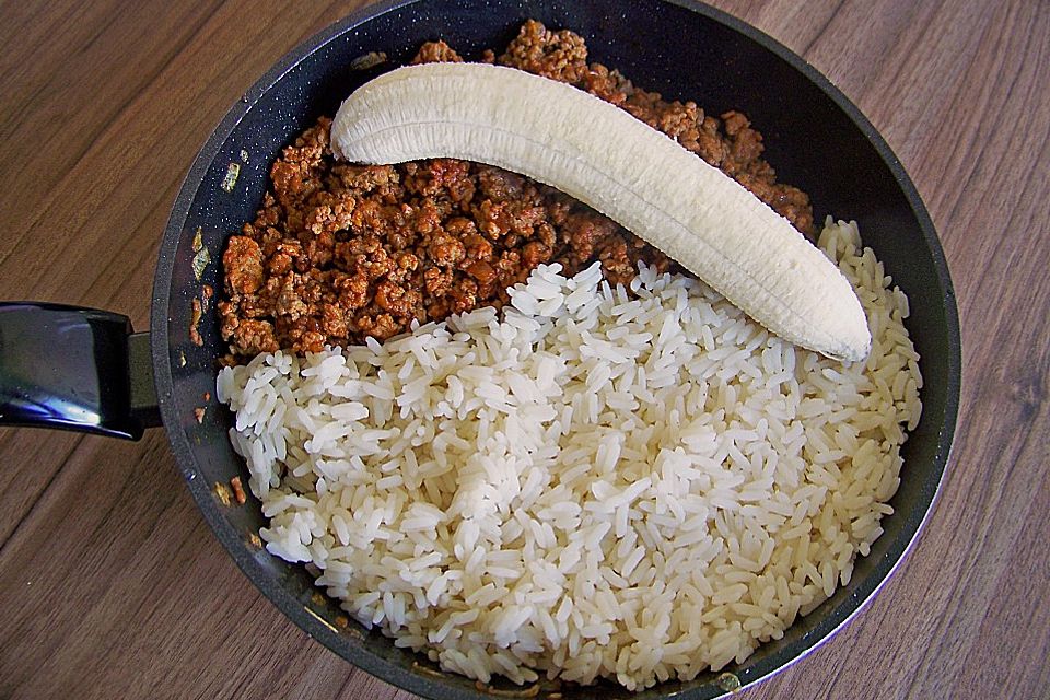 Bananen-Hackfleisch-Pfanne