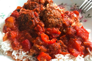Orientalische Hackbällchen in pikanter Sauce
