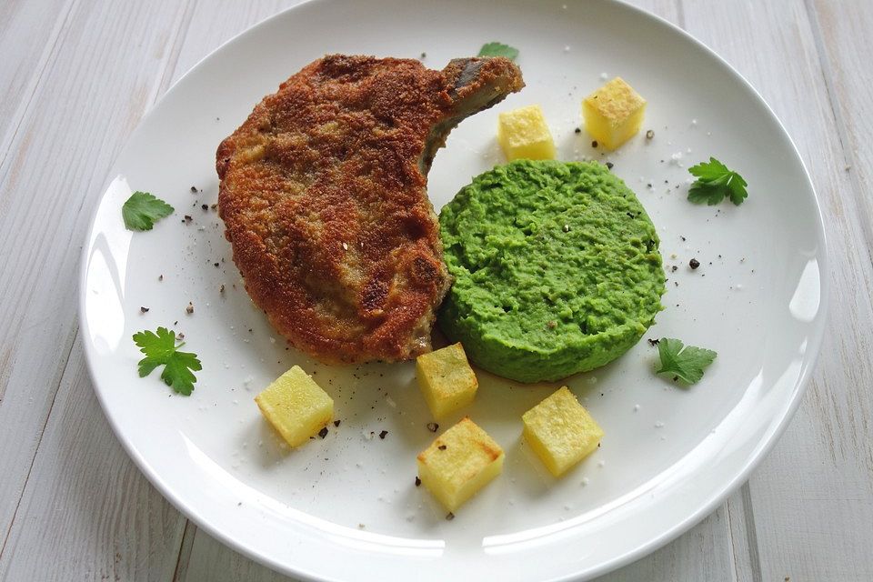 Schweinekotelett mit würziger Panade