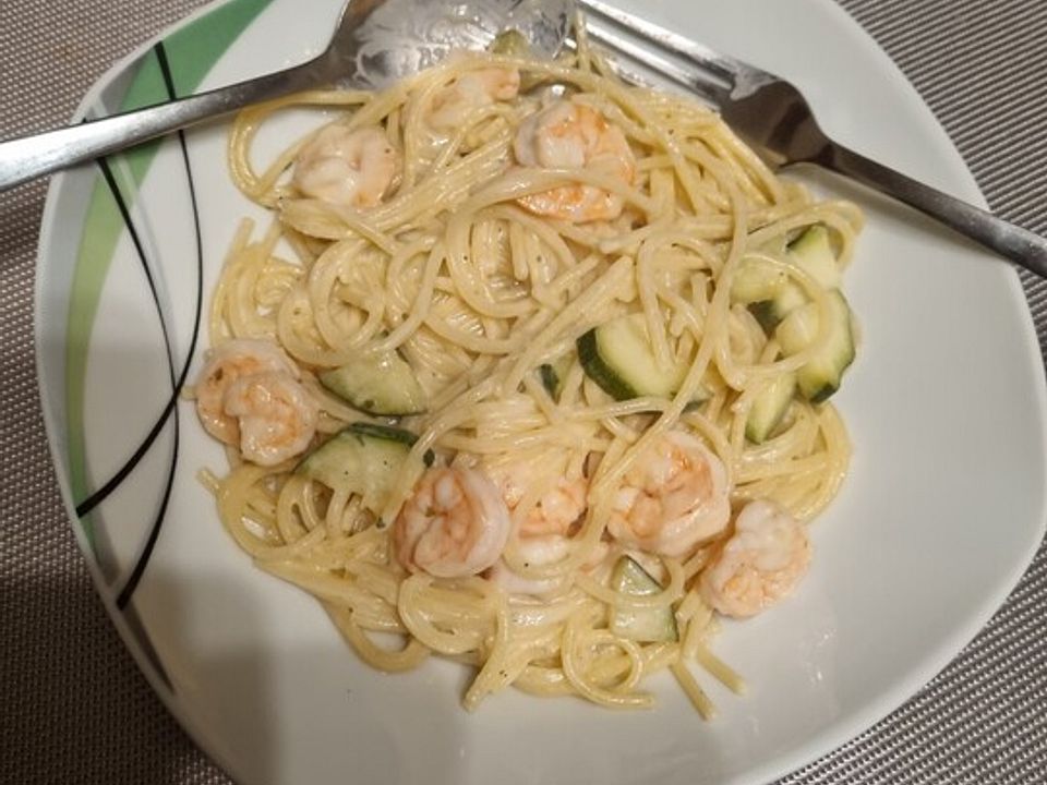 Spaghetti mit Zitronengarnelen und Zucchini von cwindfuhr| Chefkoch