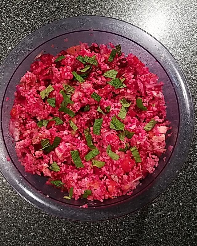 Couscous-Salat mit Roter Bete und Stremellachs