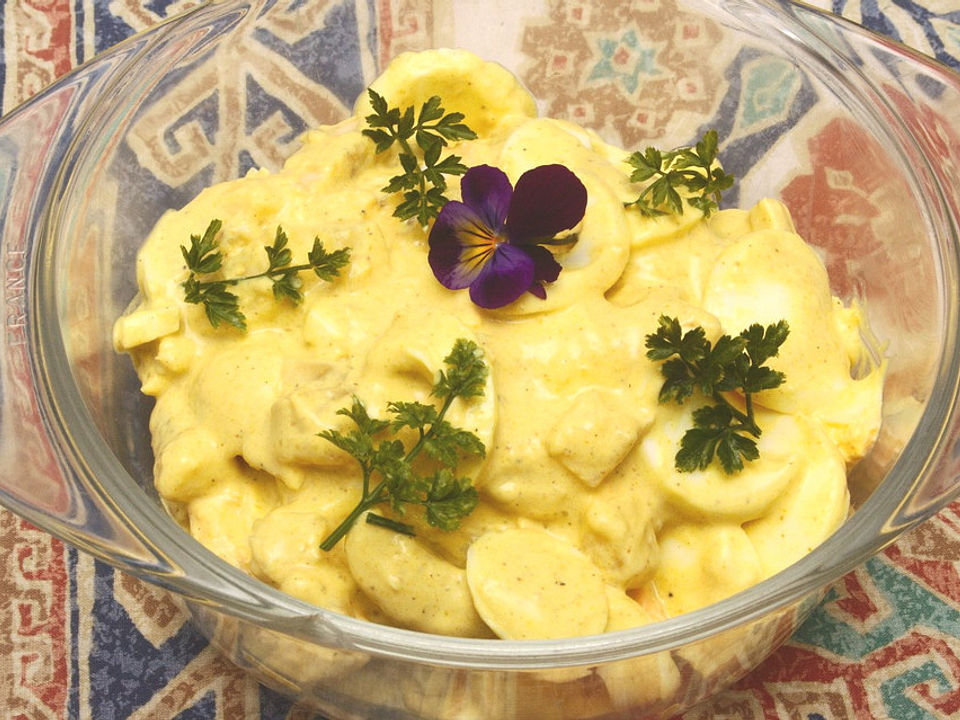 Eiersalat mit Banane, Ananas und Curry von Tatunca| Chefkoch