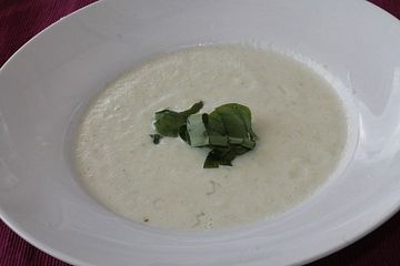Mairübchen-Bärlauch-Suppe