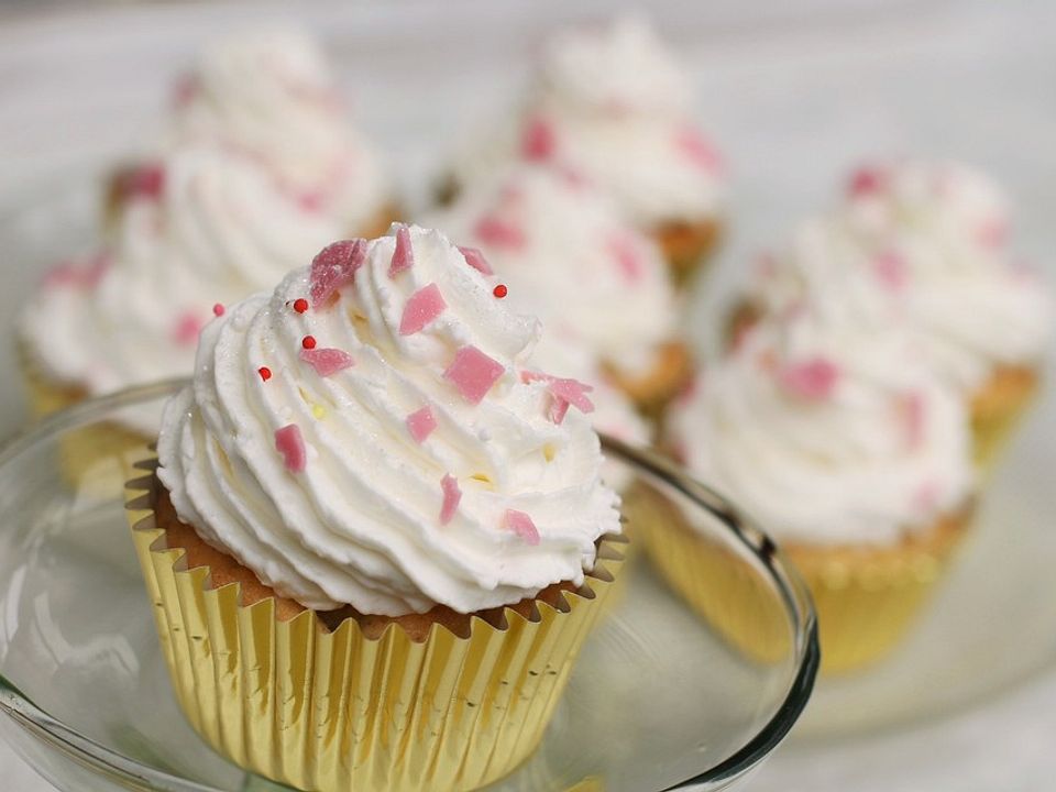 Rhabarber Cupcakes von LaurasTorten| Chefkoch
