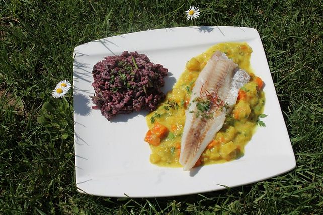 Fischfilet mit exotischer Kurkuma-Gemüsesauce von patty89| Chefkoch