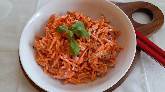 Karottensalat mit Schmand von bBrigitte