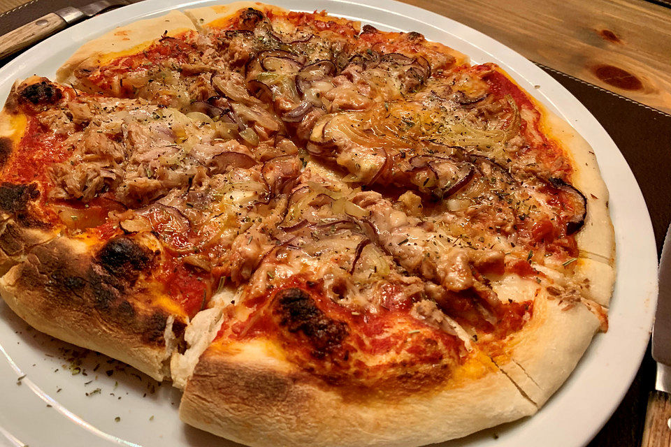 Pizza mit Thunfisch