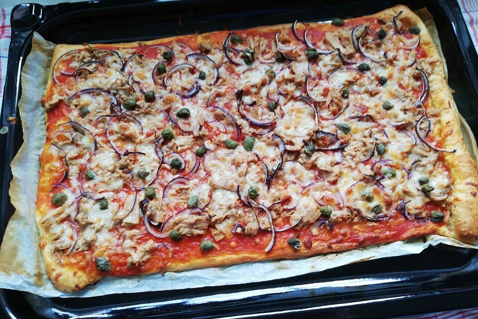 Pizza mit Thunfisch