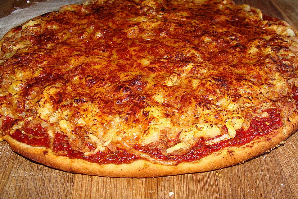 Pizza mit Thunfisch