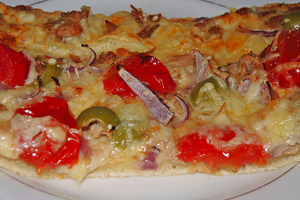 Pizza mit Thunfisch