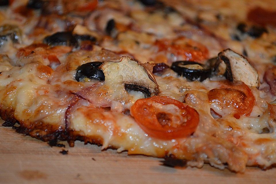 Pizza mit Thunfisch