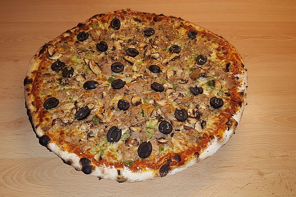 Pizza mit Thunfisch