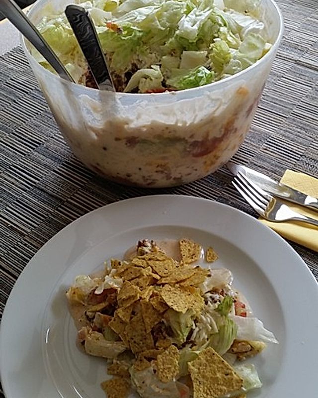 Nacho-Salat mit selbst gemachter Salsasauce