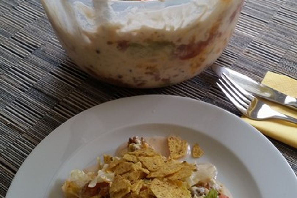 Nacho-Salat mit selbst gemachter Salsasauce