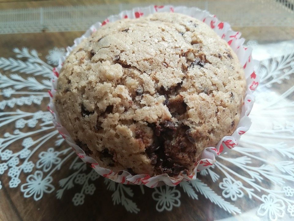 Vegane Muffins mit Schokolade und gehackten Mandeln von Kuchenguerila ...